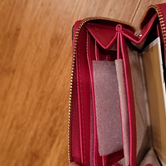 Michael Kors Jet Set Zip Card Case - Picture 5 of 5